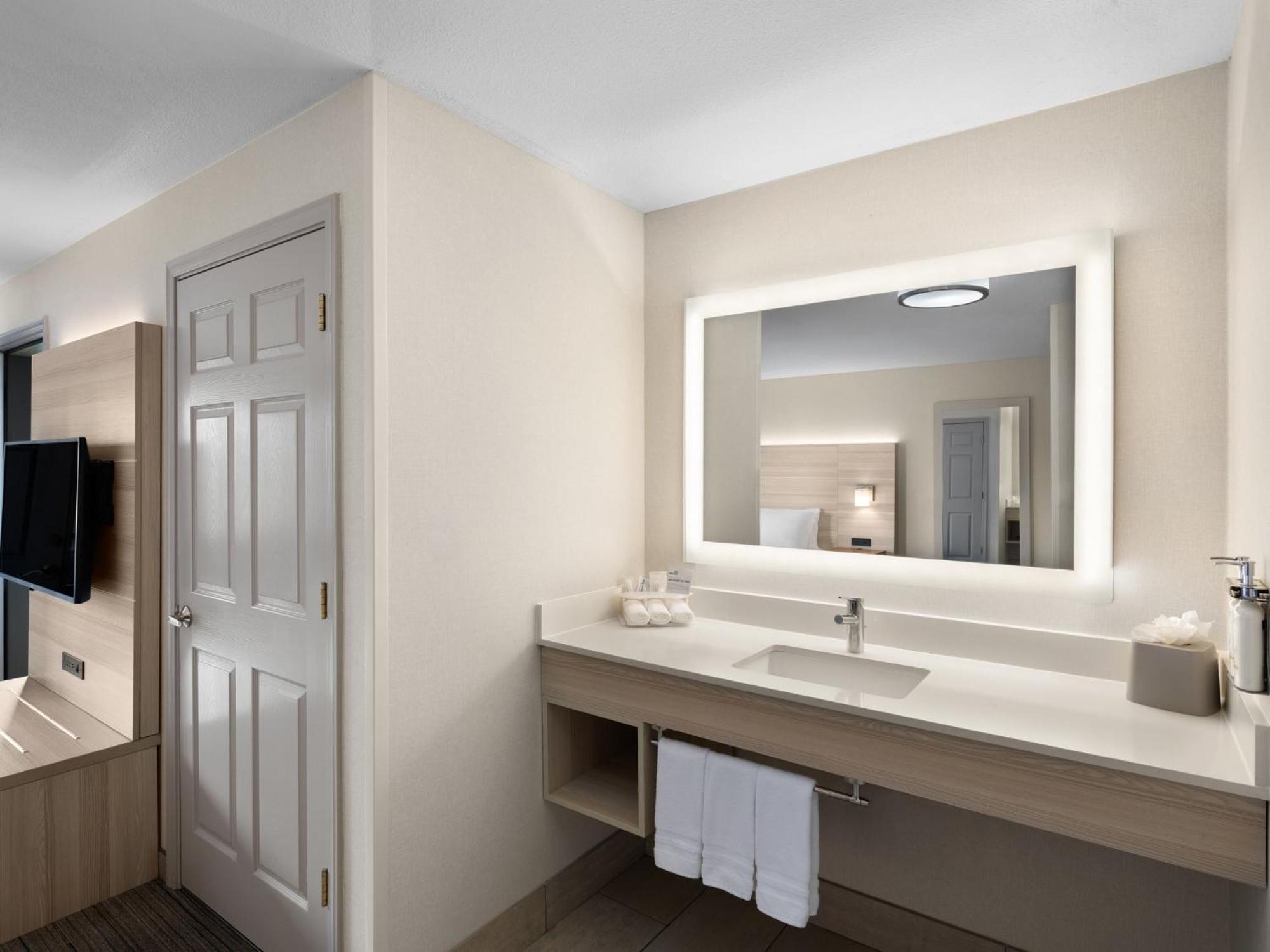 Holiday Inn Express Fort Bragg By Ihg Εξωτερικό φωτογραφία