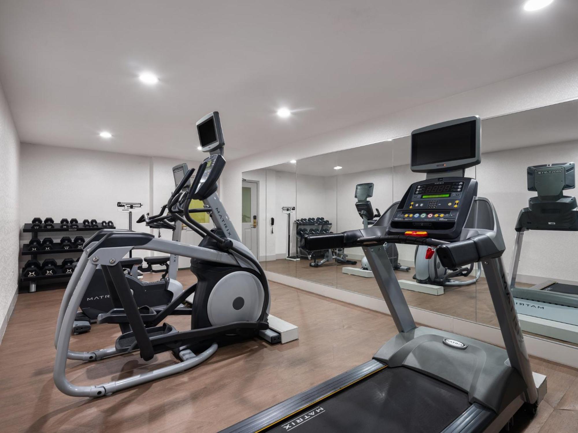 Holiday Inn Express Fort Bragg By Ihg Εξωτερικό φωτογραφία