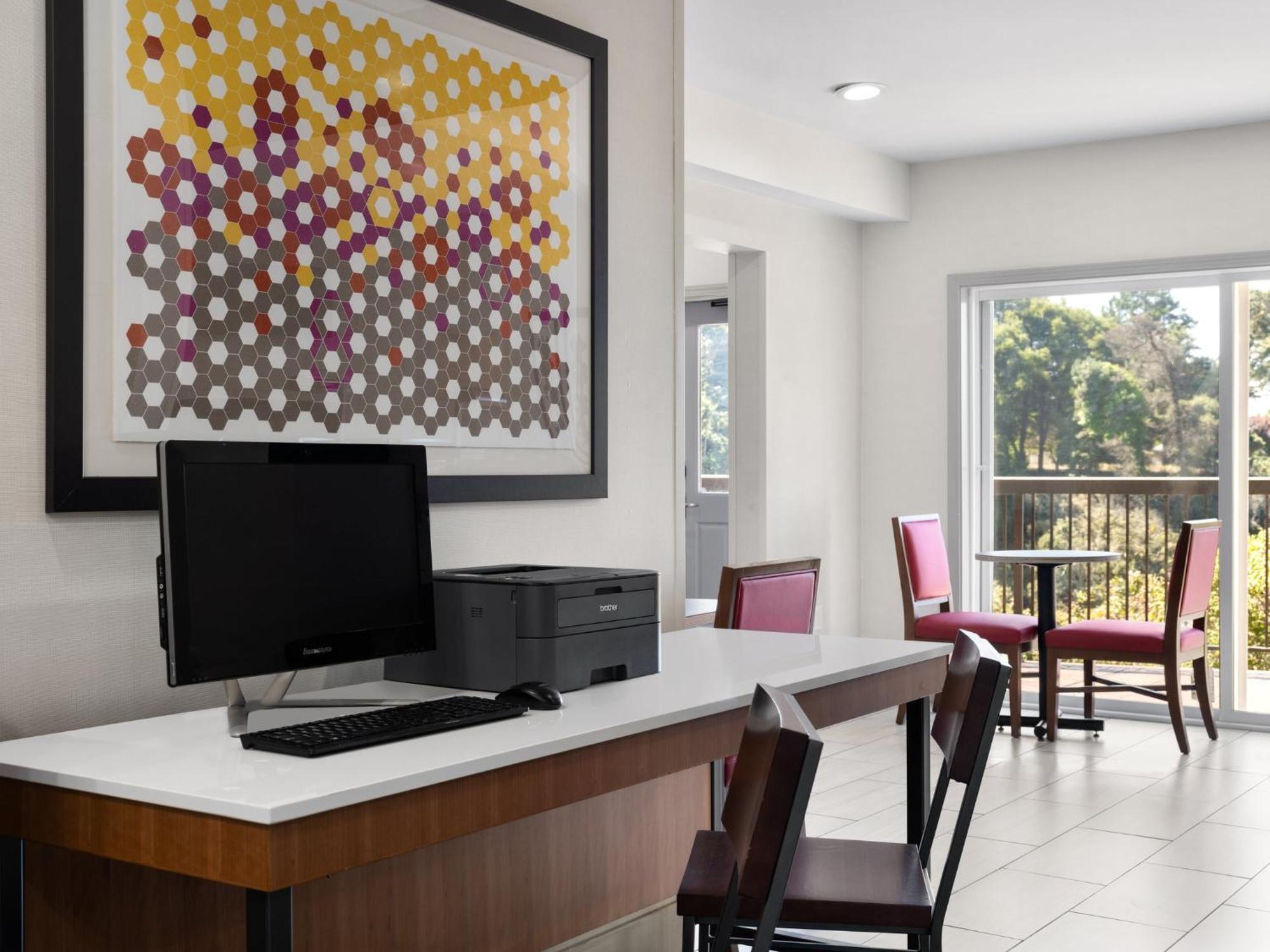 Holiday Inn Express Fort Bragg By Ihg Εξωτερικό φωτογραφία